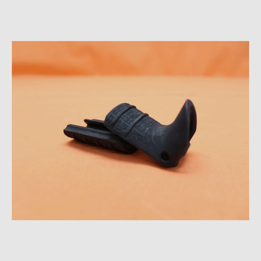 UTG - Leapers UTG Tactical Hand Stop Kit (RB-HS01B) Black incl. Full Profile Rubber Rail Guard/ Handstop