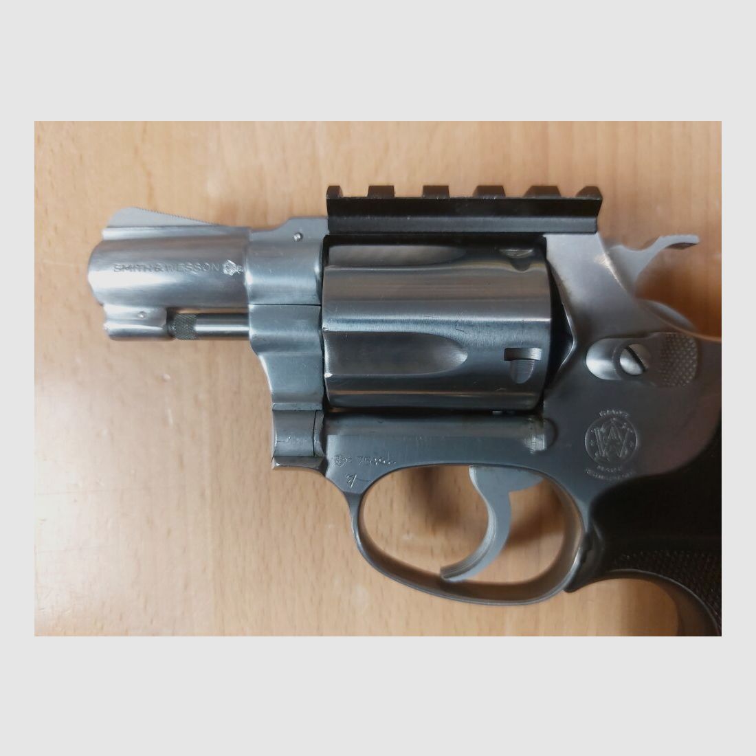 Smith & Wesson, USA 60, image 5 of 7