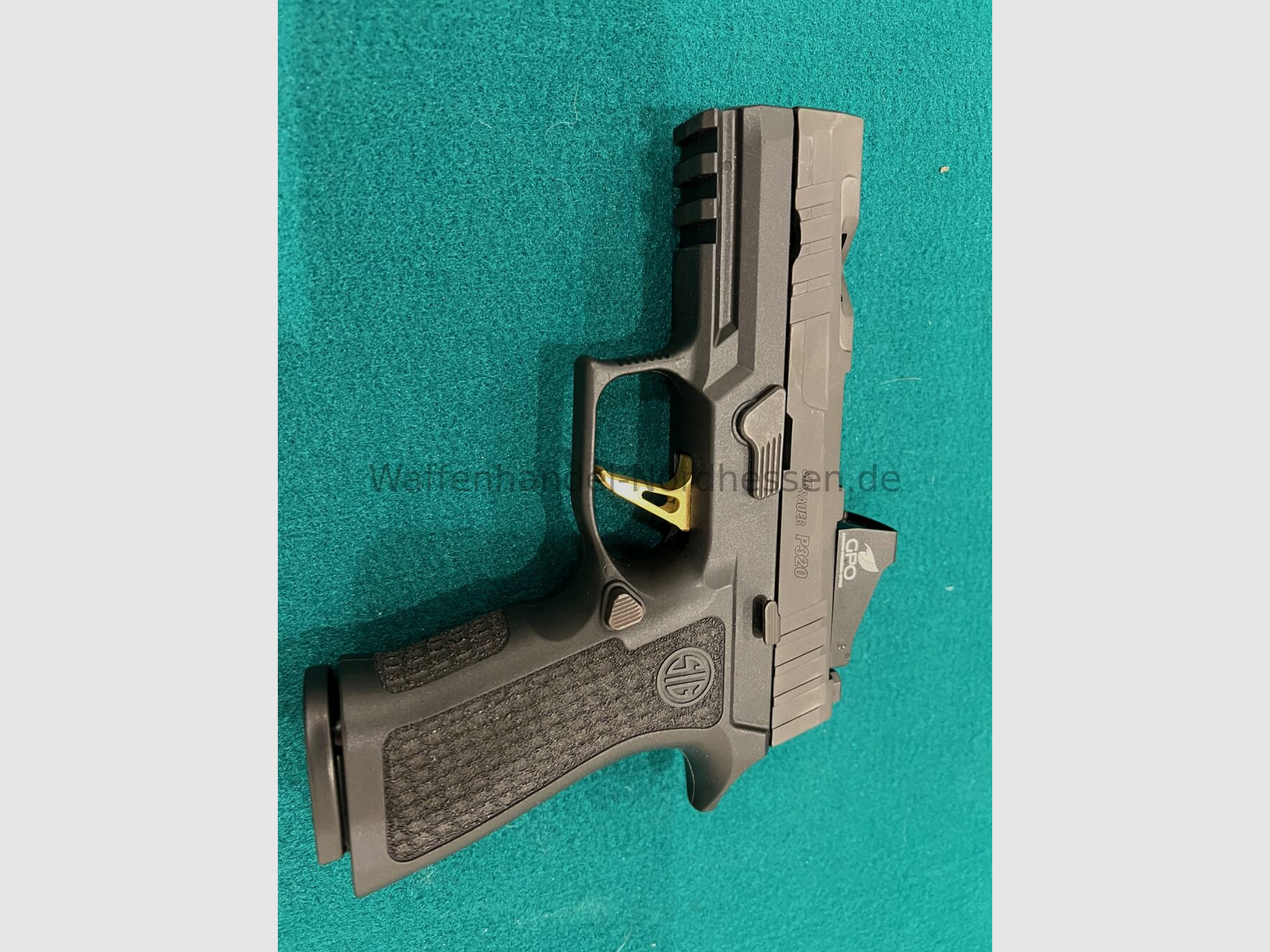 SIG Sauer	 P320 X-Carry Spectre Gold + Red Dot + Holster