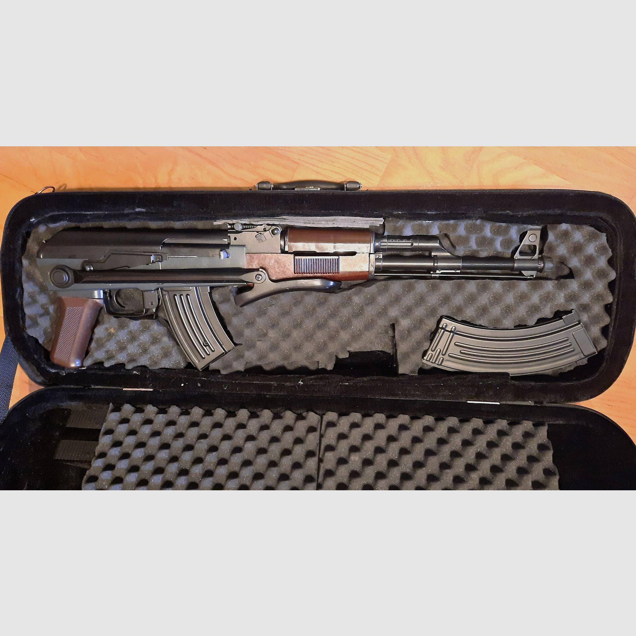 VALIGETTA PER IL TRASPORTO DISCRETO DELL'AK47 - CALCIO PIEGHEVOLE
