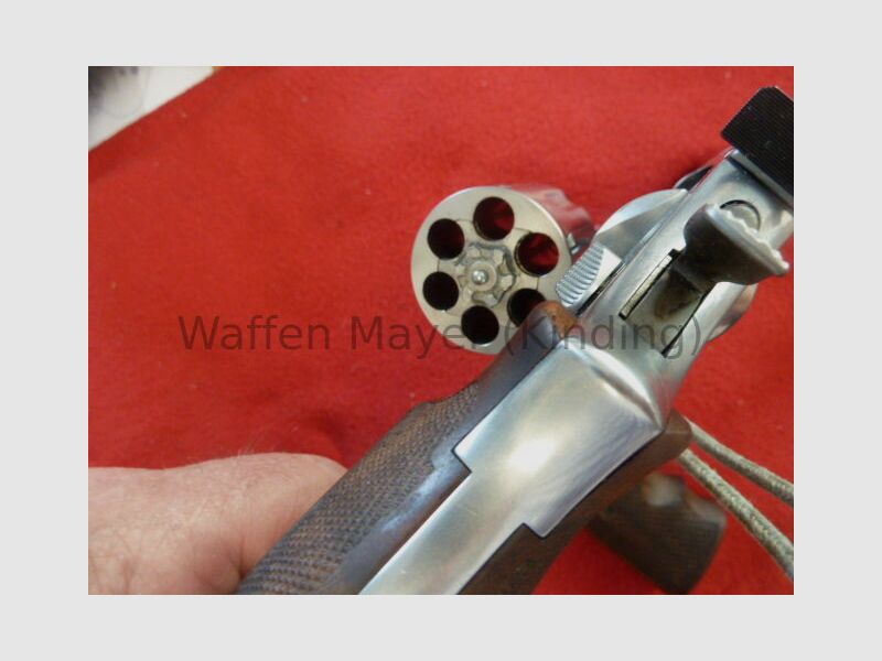 Smith & Wesson 686 -6- Target Champion Deluxe