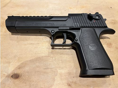 Pistola CO2 Desert Eagle Magnum Research INC. Minneapolis MN.