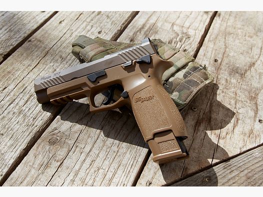 SIG SAUER P320 M17 pistolet Co2 4,5 mm Diabolo Blowback (P18)