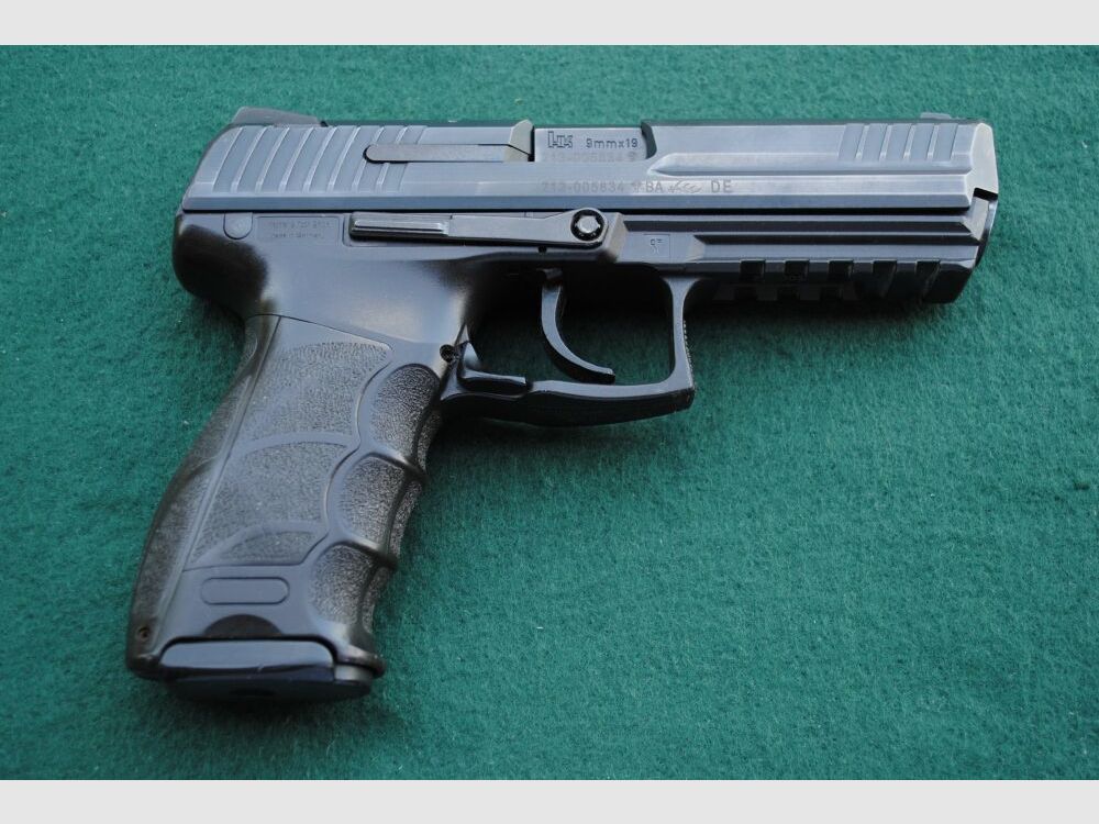 Heckler & Koch P 30L V1, police pistol, complete accessories including holster