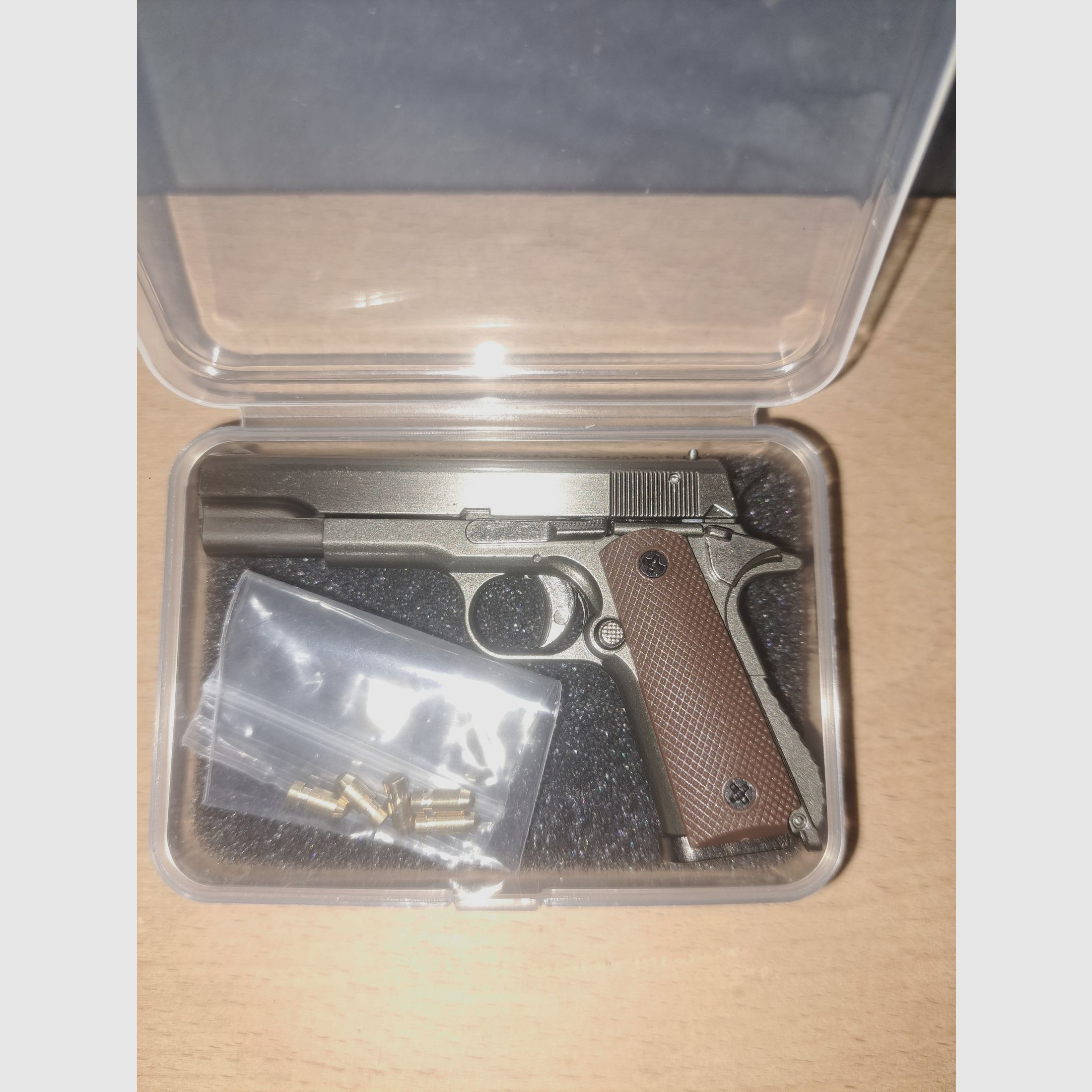 Schlüsselanhänger 1:3 Modell "Colt Government 1911"