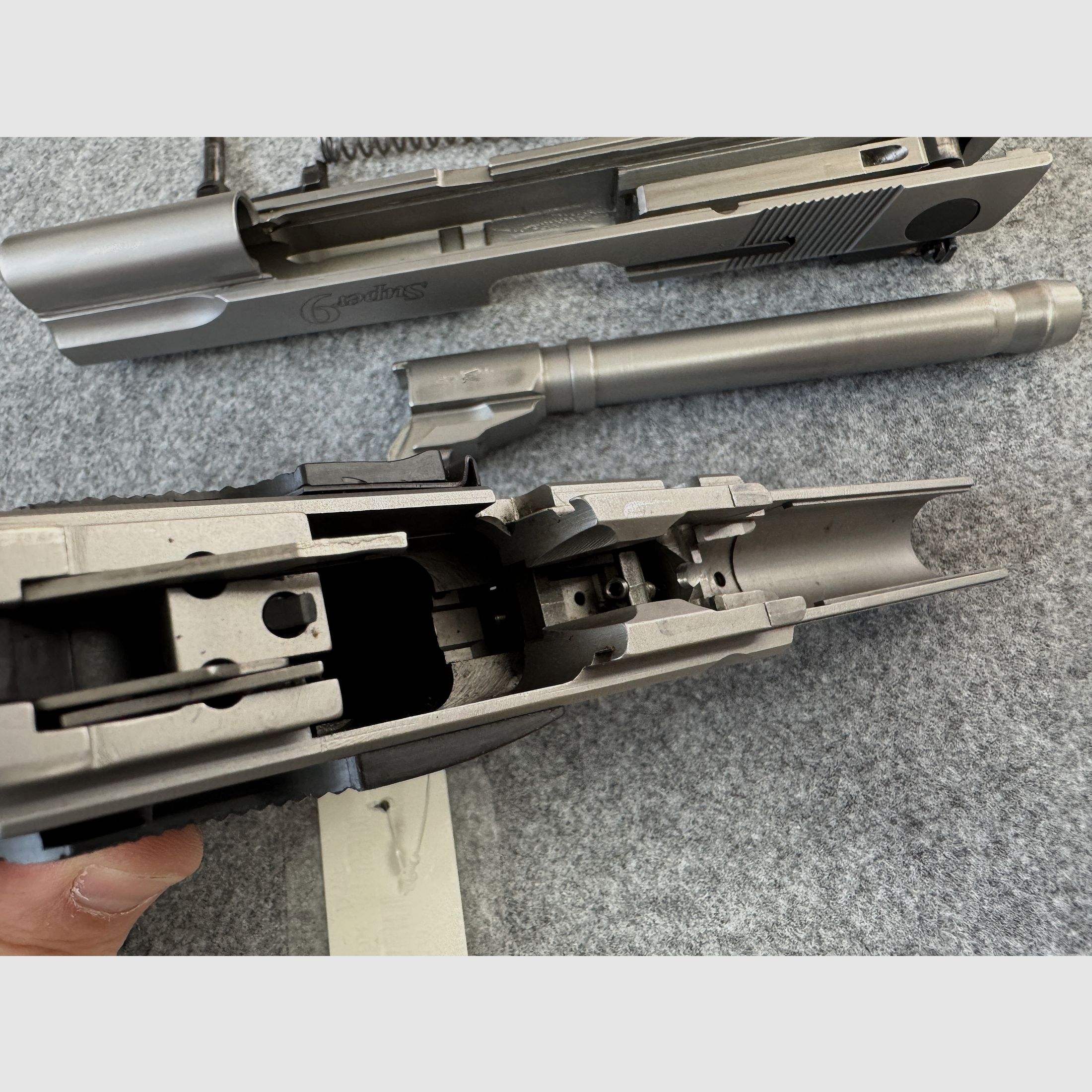 <S&W Super9>