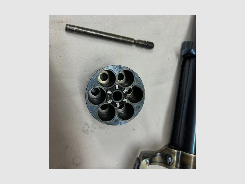 Raridad "HEGE Mod. Army 1873, Cal. .45 corto Knall" Raridad