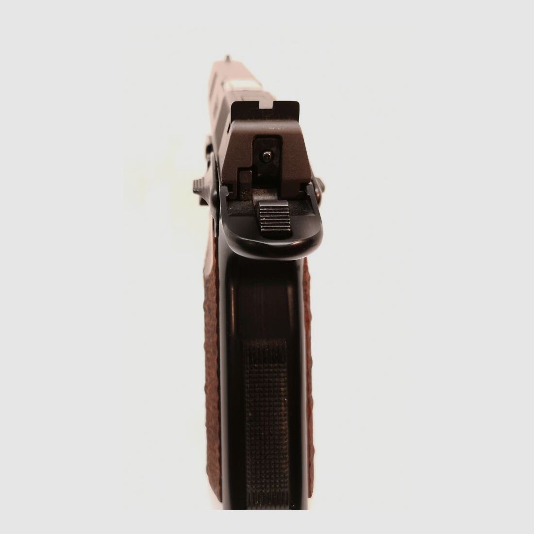Pardini GT 45 - pistola sportiva ambita con canna da 5", protezione per la mano, grilletto regolabile