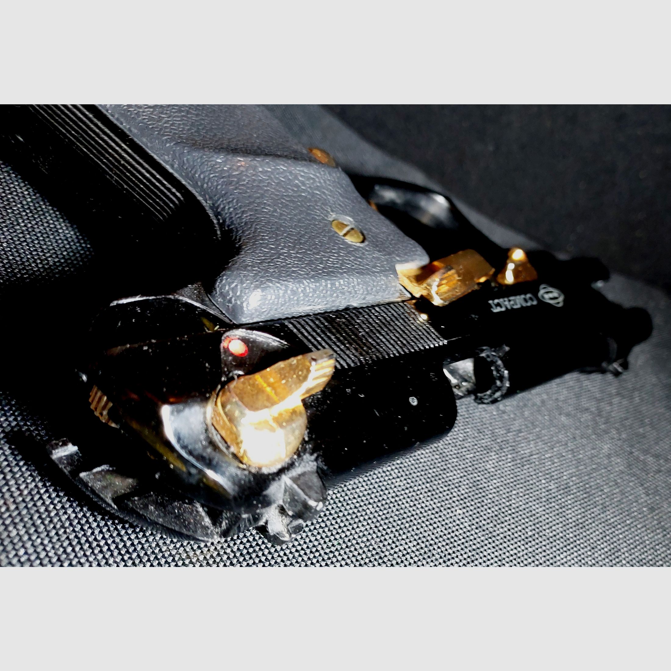 Pistola a gas Ekol Firat Compact in nero e oro, calibro 9mm P.A.K. (PTB 929)