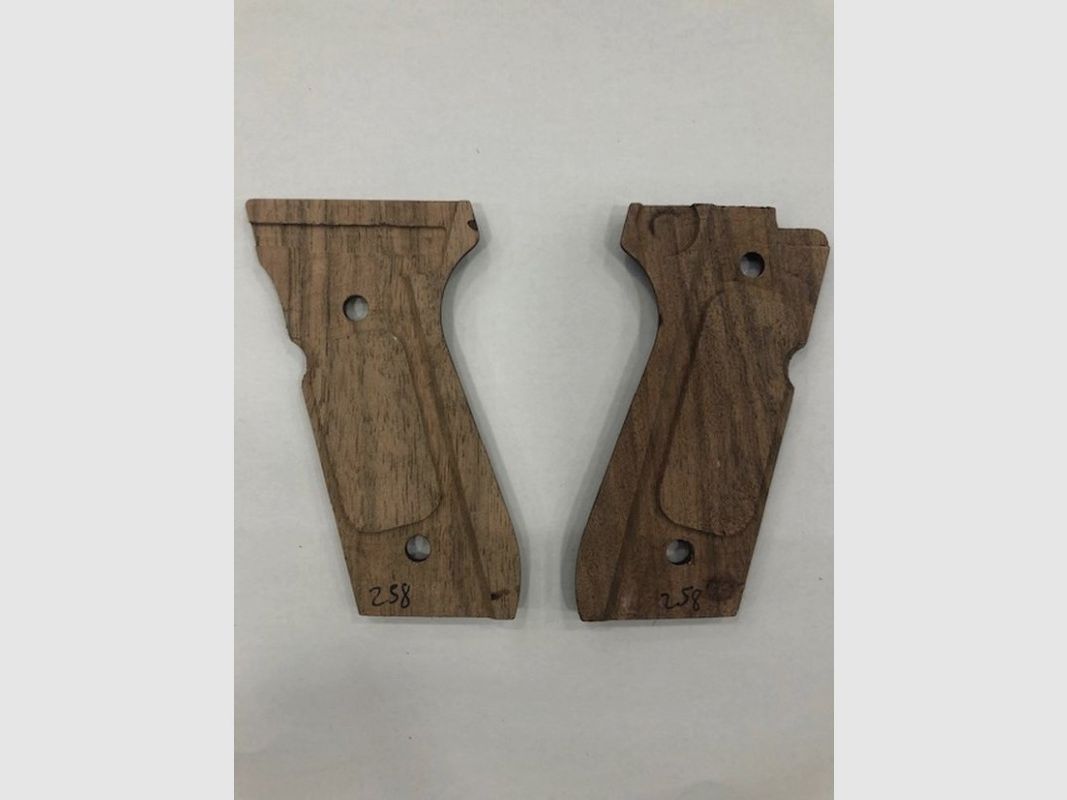 BERETTA GRIFFSCHALEN EN BOIS TRIDENTE, image 1 sur 2