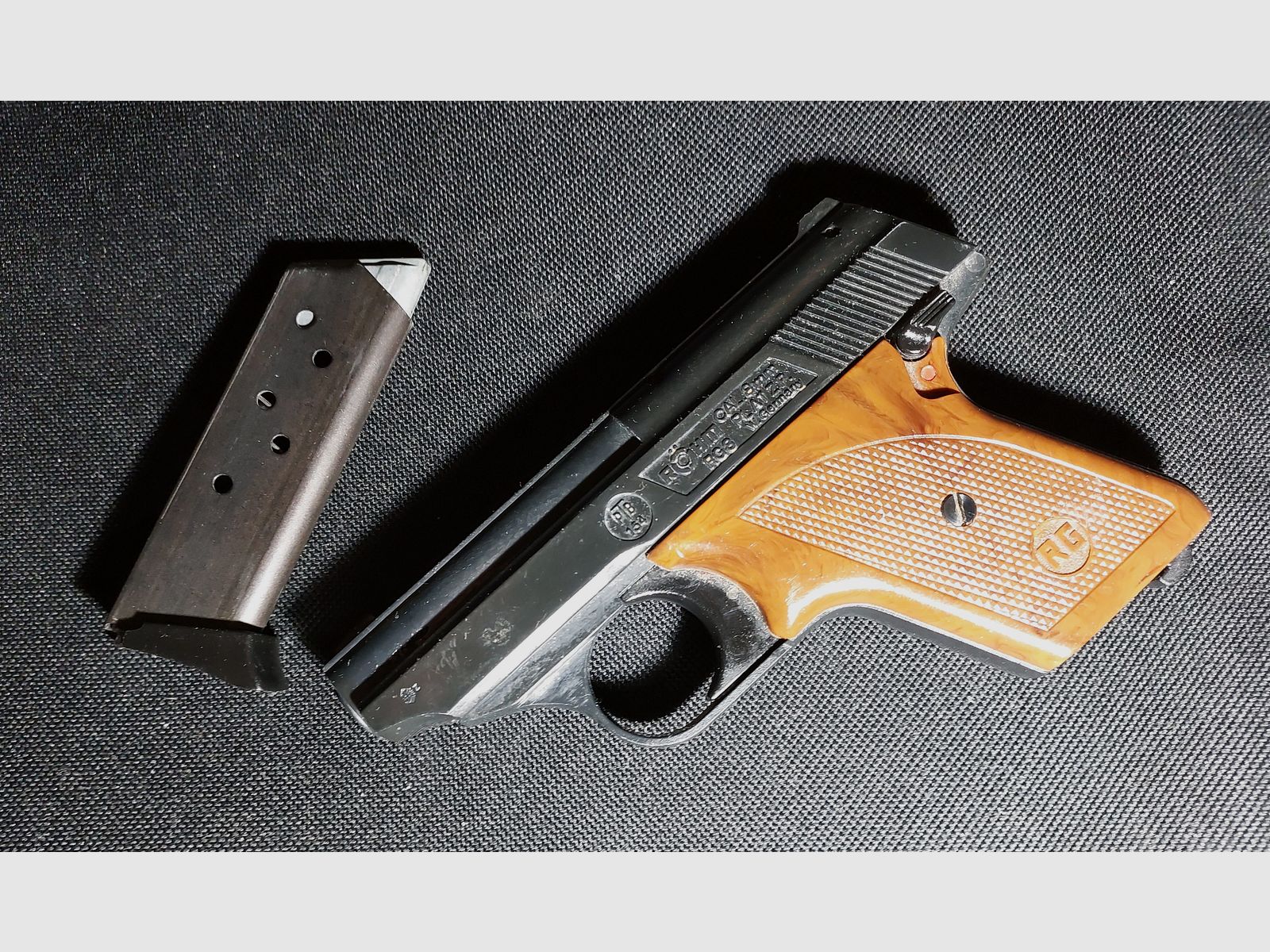 Röhm RG8 (RG 8) pistola a salve cal. 8mm (PTB 412)