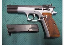 Pistola Tanfoglio "The Ultra" 9mm Luger con mirino sportivo e caricatore di riserva Ultra