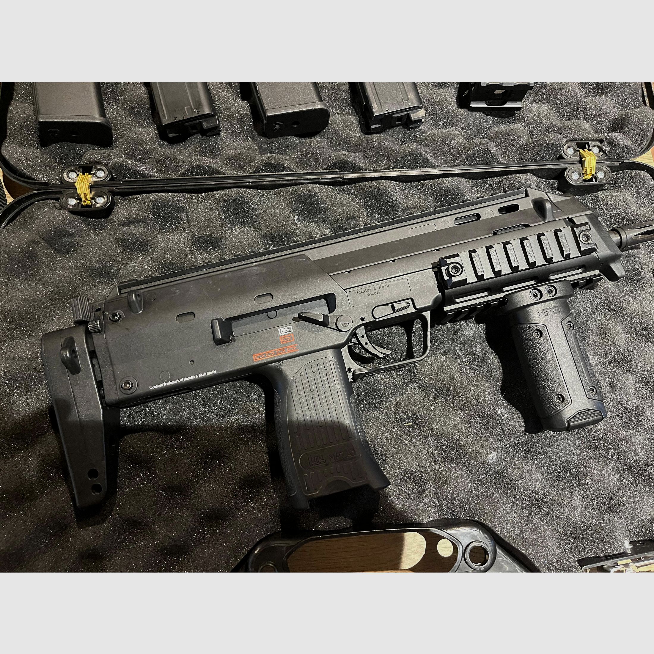 VFC MP7A1 GBBR con vari accessori