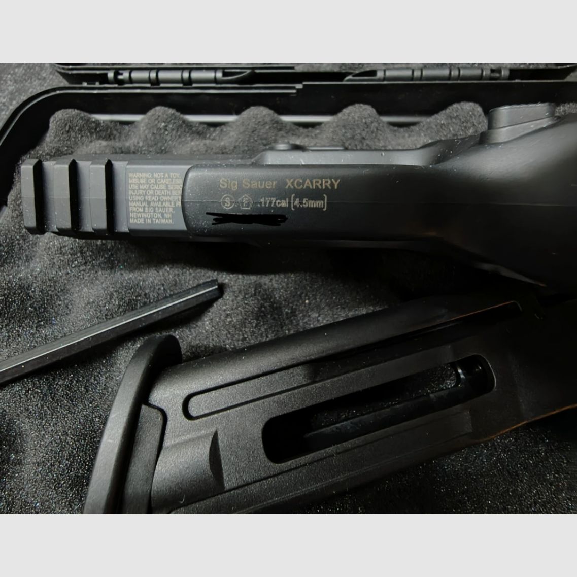 SIG SAUER P320 X-CARRY CO2 pistola segundo cargador