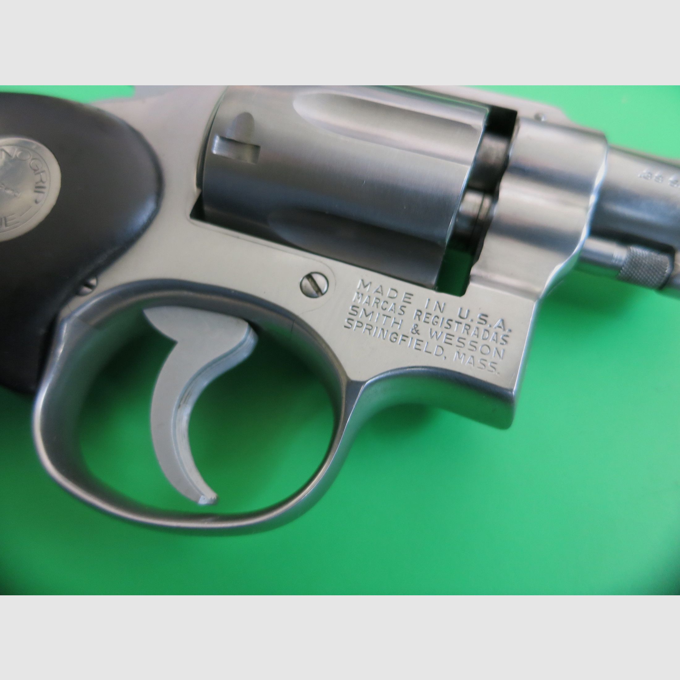 Smith&Wesson Mod. 64, .38 Special, 2" barrel, stainless, HOGUE-Monogrip, Fangschuß   #91