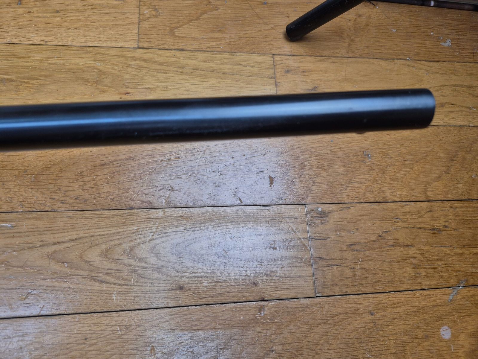 Wunderschöne Springfield Trapdoor Repetierbüchse Modell 1873 – Offiziersmodell – US-Herstellung von Harrington & Richardson – Waffe von 1973 – Kaliber 45-70 Gvt – Die Waffe von Little Big Horn – Hervorragende Verarbeitung – Hochwertiges Holz und marmorierte Metallteile – Mechanik in Top-Zustand – Neuer 22 Zoll Lauf – TBE+++, Bild 15 von 39