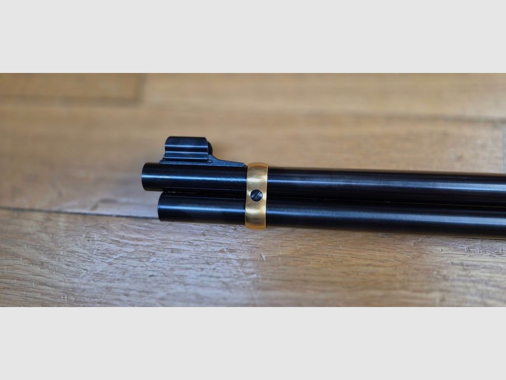 Superba carabina a leva Marlin modello 1894 S – Serie commemorativa "Sheriff Bat Masterson" molto rara – Esemplare 031 di sole 500 prodotte – Arma del 1994 – Marchio ‘JM’ per Marlin da Marlin – Cal. .44 mag – 9+1 colpi – Legno di noce di alta qualità con calciolo ammortizzante personalizzato – Meccanica da sogno – Canne di 51 cm con Micro-grooves sontuosi – Scatola originale e documenti – Pezzo eccezionale in condizioni pari al nuovo – TBE+++, immagine 36 di 37