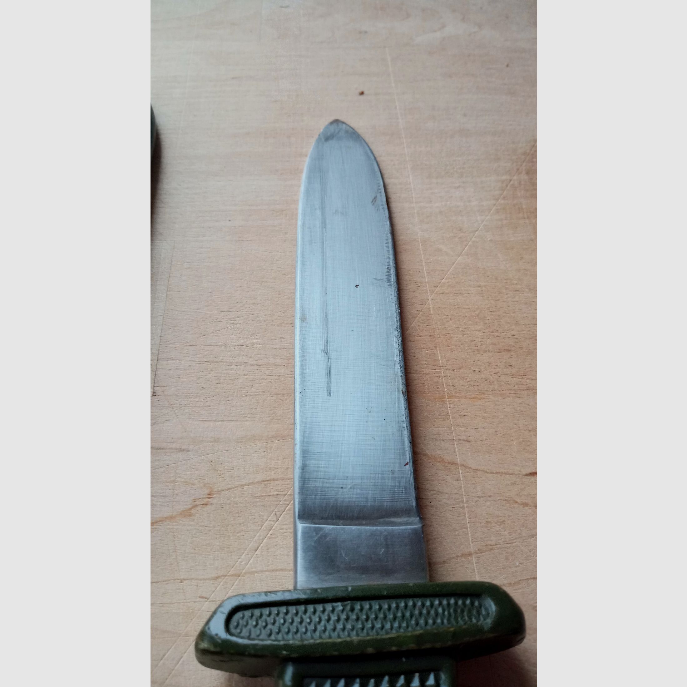 Original travel knife from Hubertus Solingen from the Cold War, based on the BW combat knife and visually inspired by the HJ travel knife.