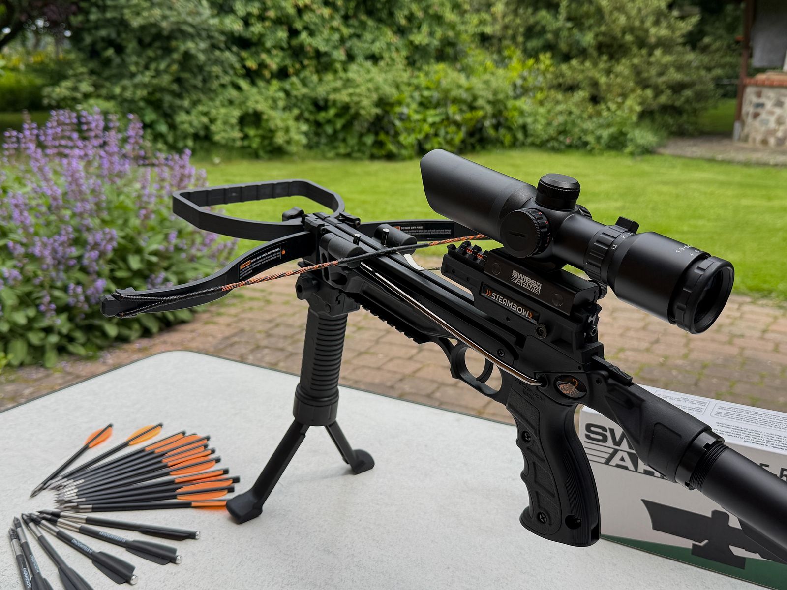 Armbrust Steambow AR-6 Stinger II Survival avec lunette de visée et divers accessoires :