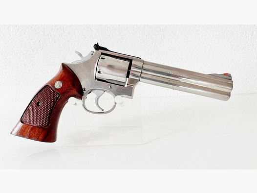 Smith & Wesson 686 - 1 6 cali .357Mag
