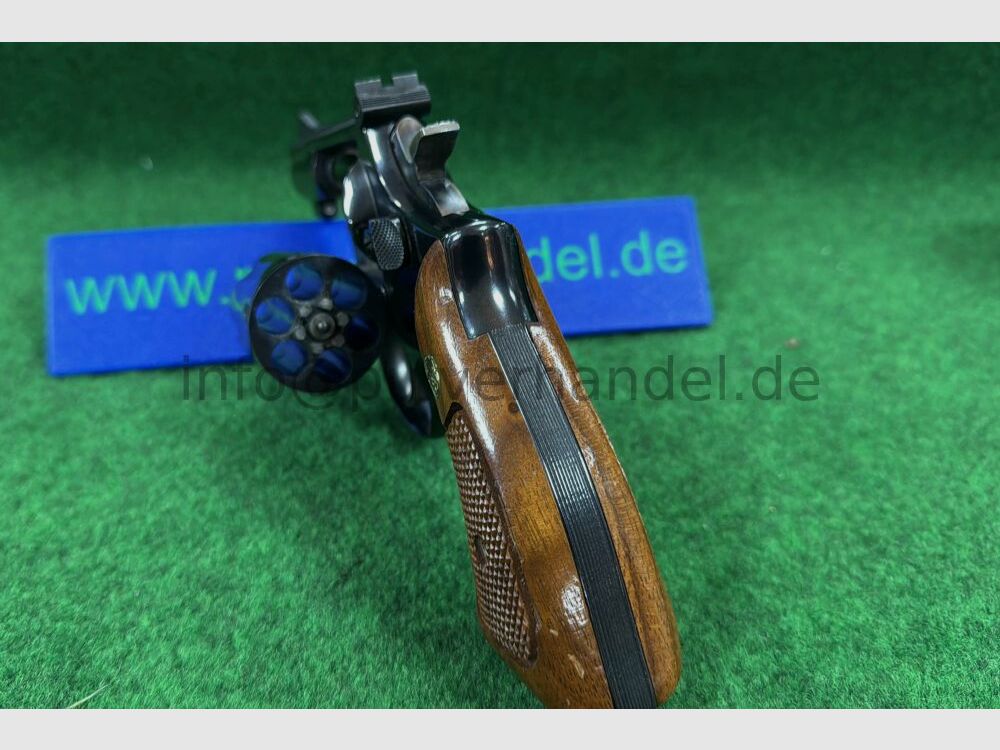 Smith & Wesson 15-3 jak nowy, 6 strzałów, uchwyty z prawdziwego drewna