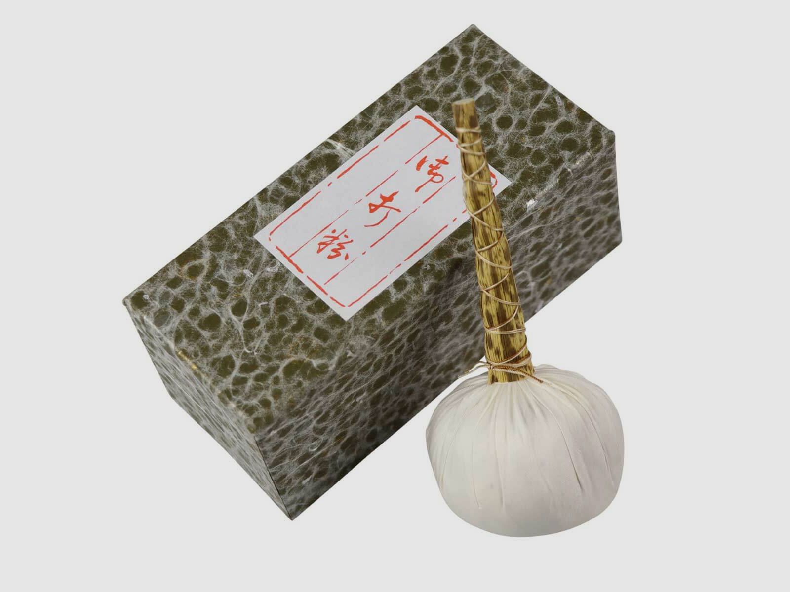 Uchiko aus Japan große Quaste mit Uchigumori Pulver