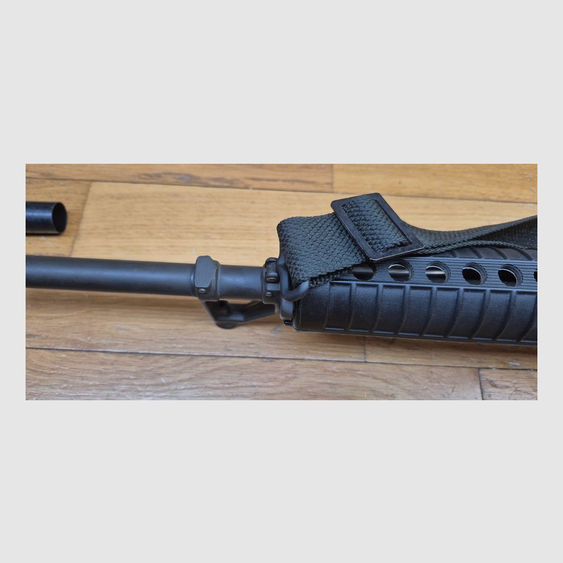 Sehr schöne Colt AR15 A2 Sporter II Repetierbüchse – Kaliber 222 rem. – 100% Colt Herstellung um 1985 – Zwischen der M16 A1 und der M16 A2 im Colt Stammbaum – Exzellente Standwaffe von hoher Qualität für Fans der AR15 Plattform – TBE++, Bild 24 von 43