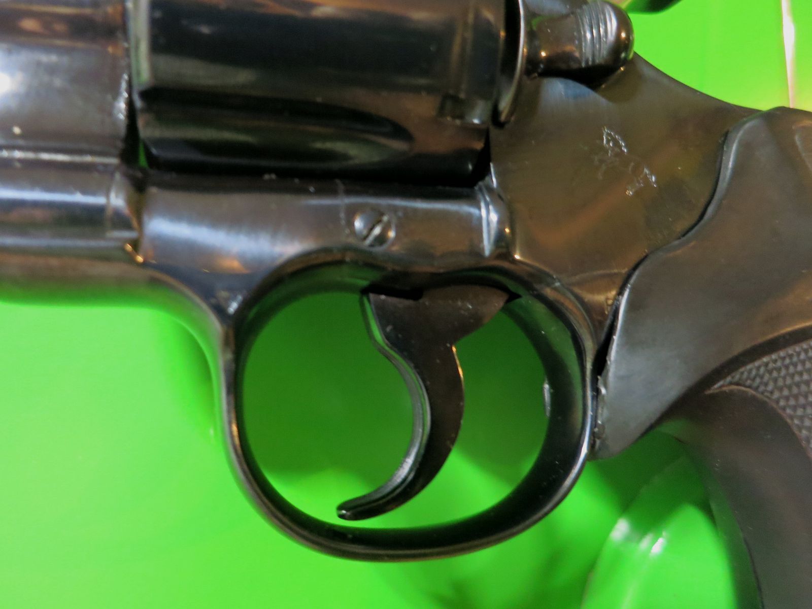 1985 COLT PYTHON, Royal Blue, .357 Magnum, 6" Lauf, Gummi-Sportgriff   #19-