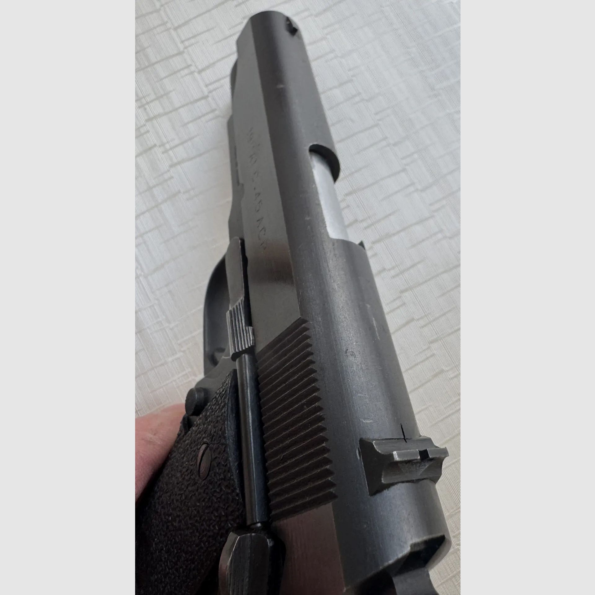 Pistole Norinco Modell 1911 A1 Nachbau der Colt Combat Commander – Kaliber .45 ACP