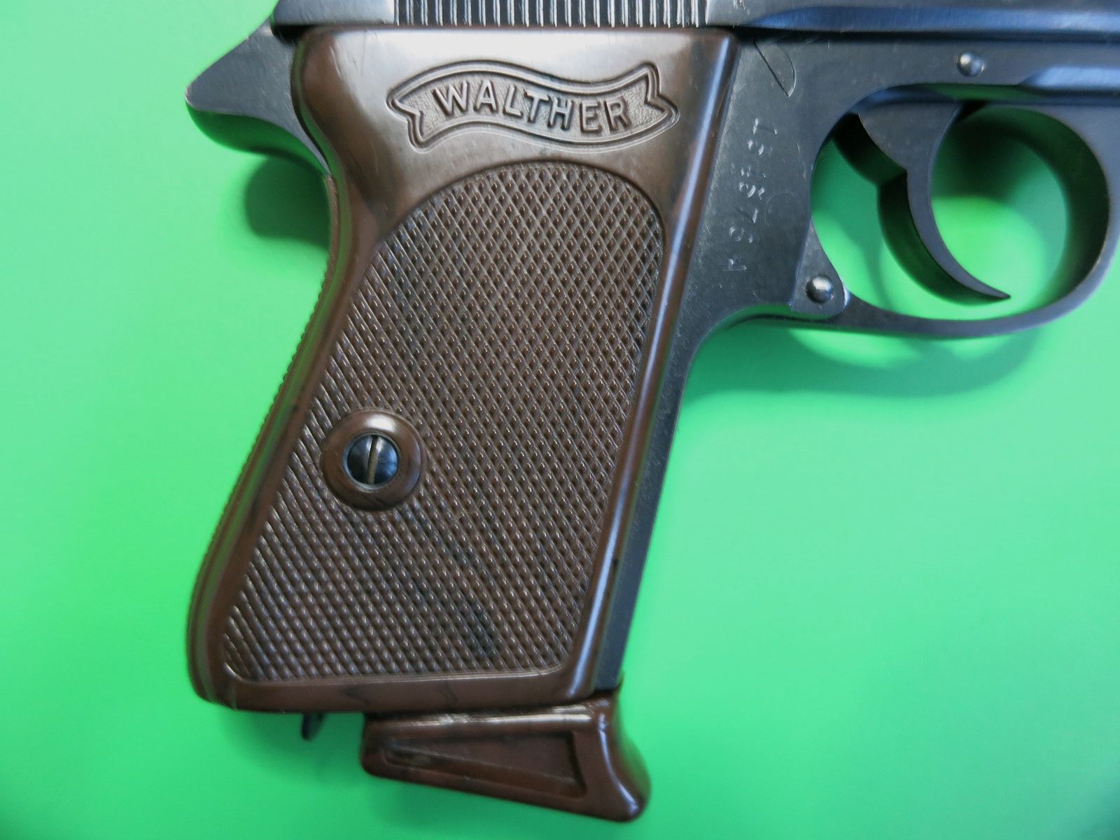 Halbautomatische Pistole, Walther PPK, Kal. 9 mm Kurz, braune Griffschalen       #74