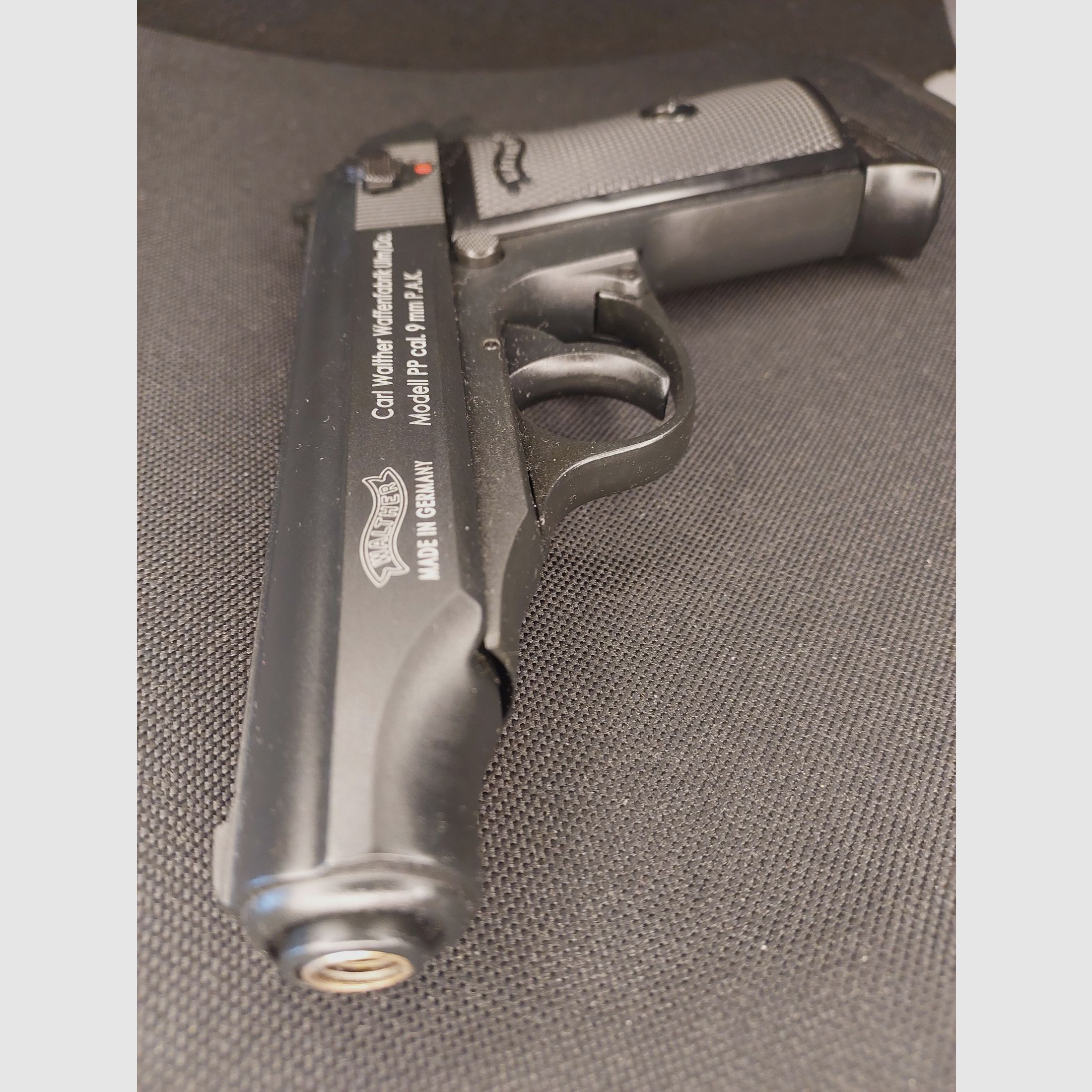 Walther PP pistola a salve cal. 9mm P.A.K. nera brunita (PTB 923)