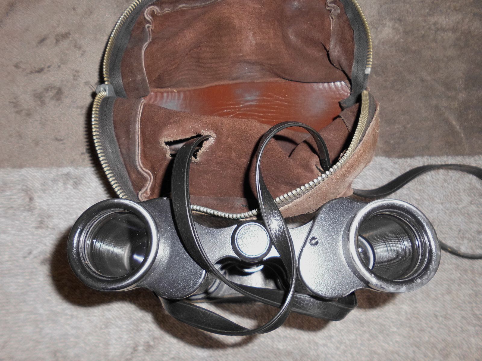 Original Carl Zeiss Jena DELTRINTEM 8x30 Q1 binoculars Made in GDR