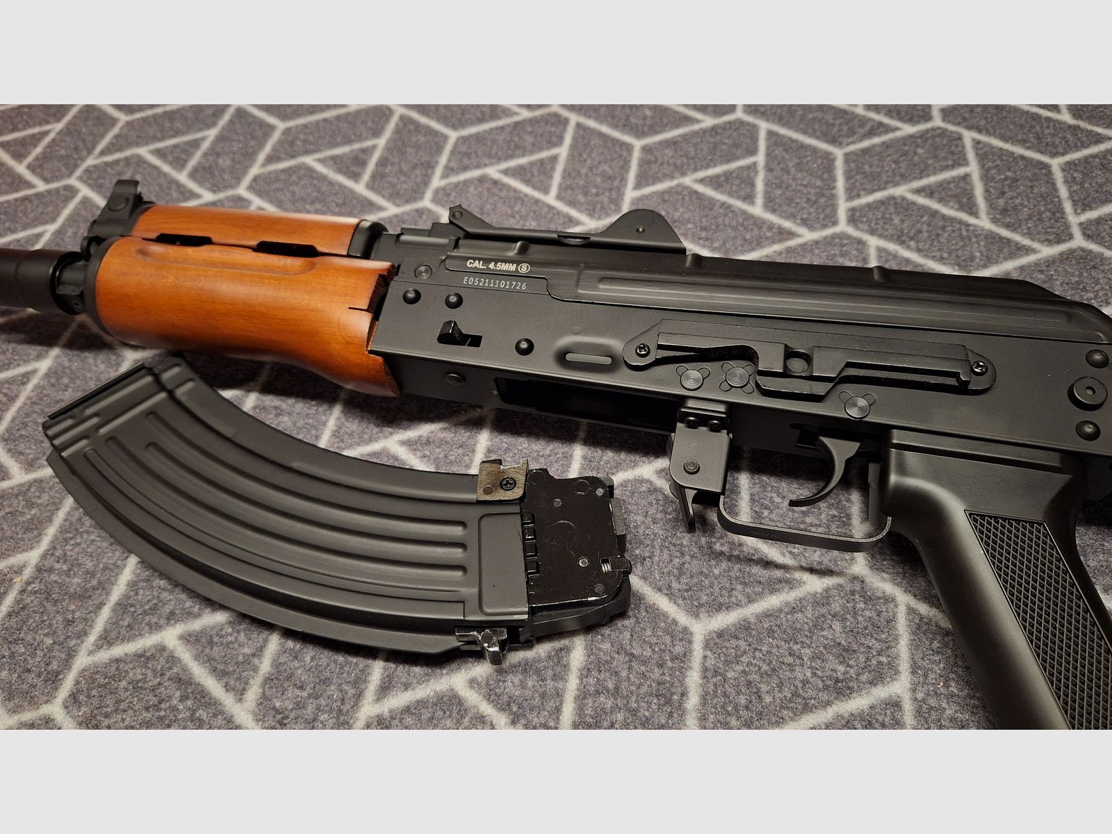Kalashnikov AKS74U G.S.G. CO2 4,5mm NUEVO!
