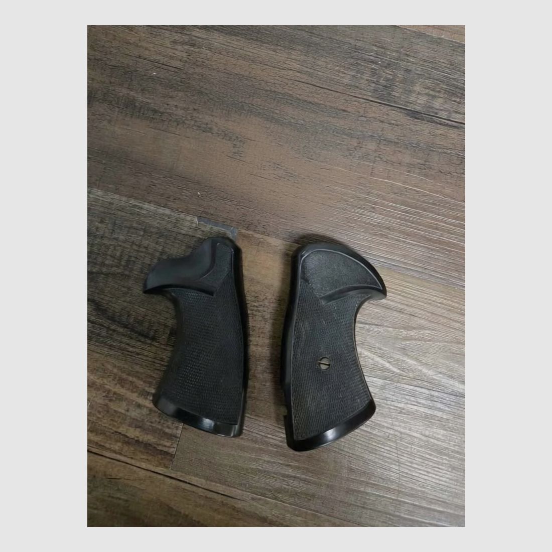 Pachmayr impugnature per Ruger Security/Service/Speed Six