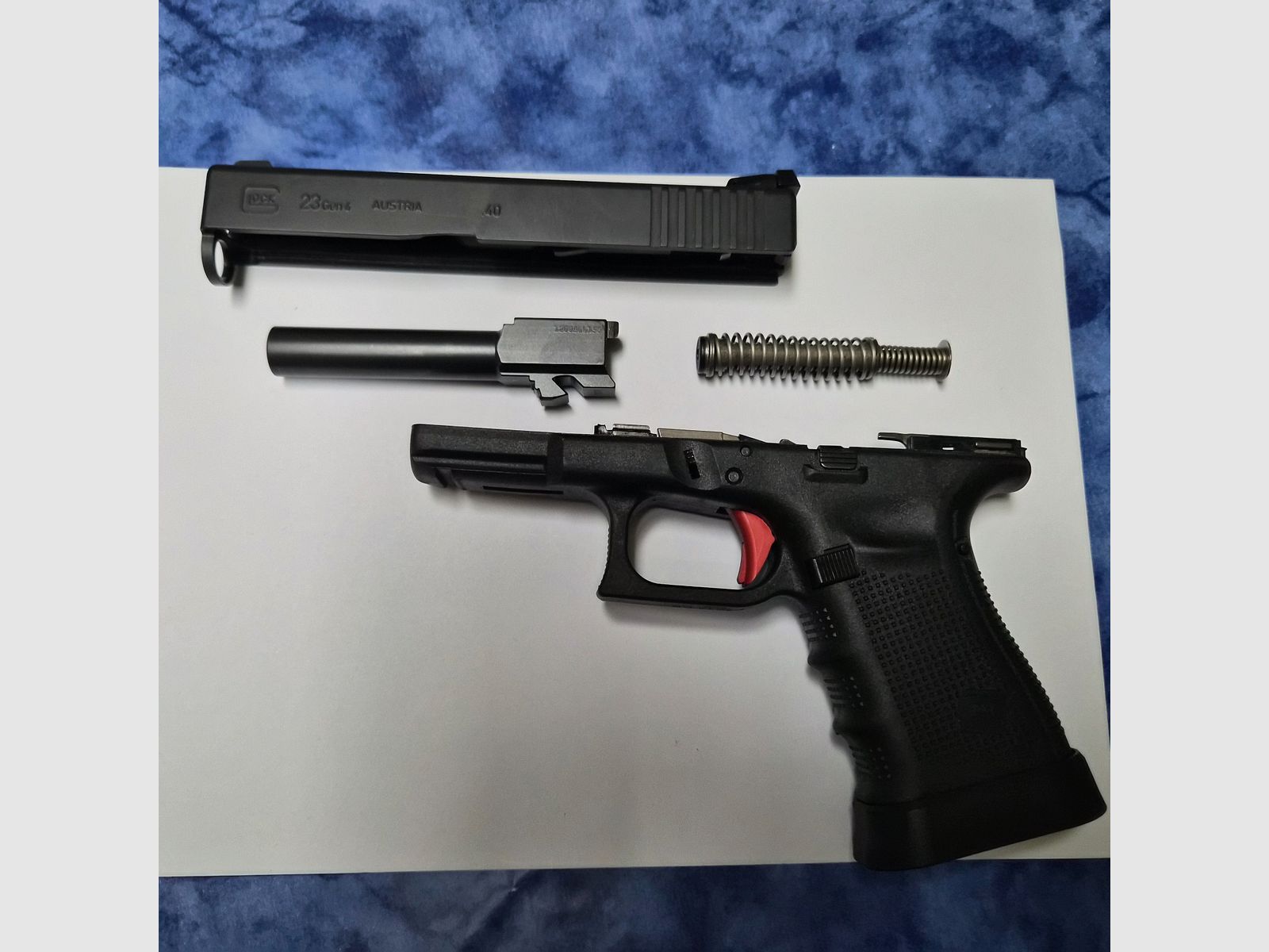 Glock 23 Gen 4 .40 S&W – set completo da competizione high-end (mirino LPA, trigger tuning, kit molle, valigetta, accessori)