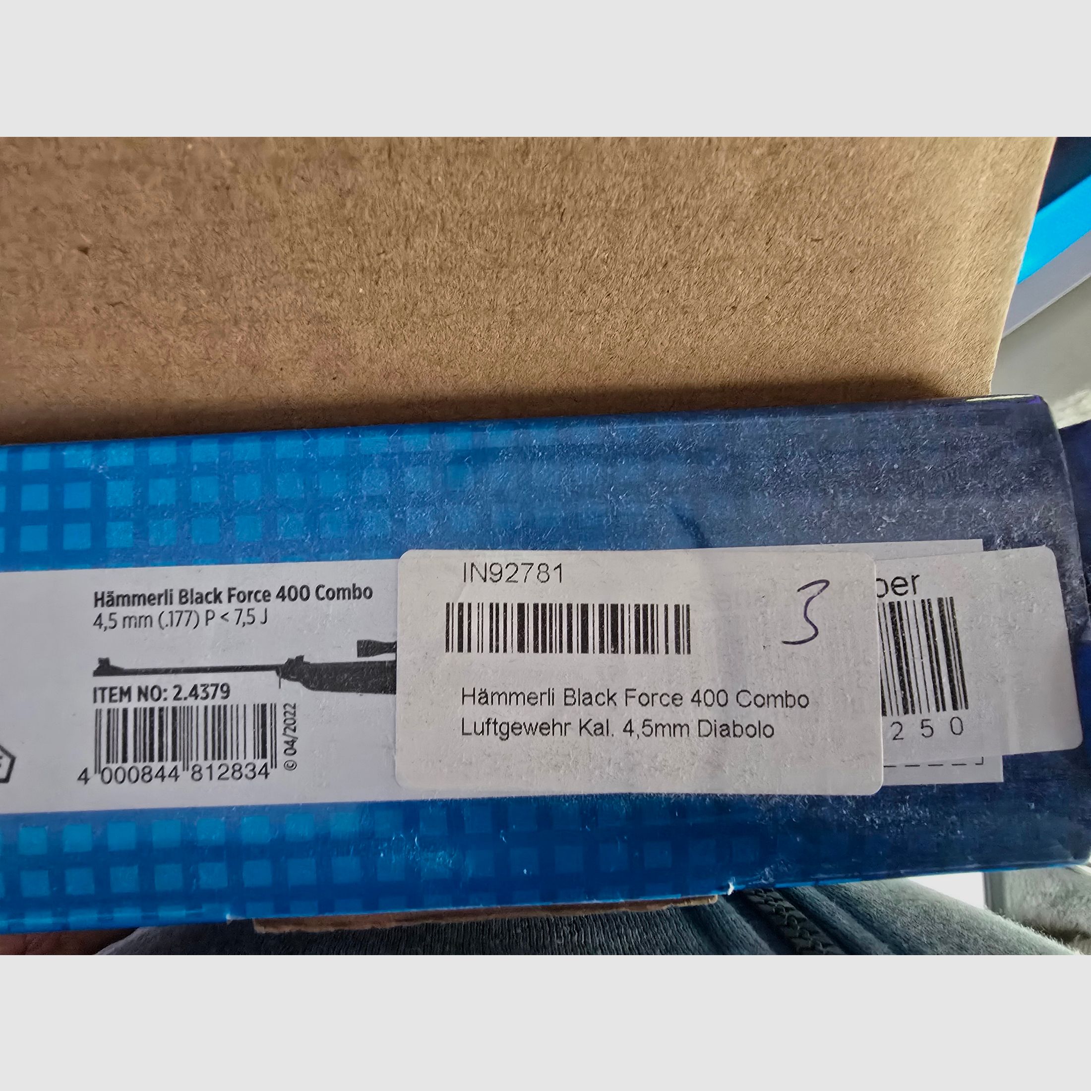 Luchtgeweer kniklader