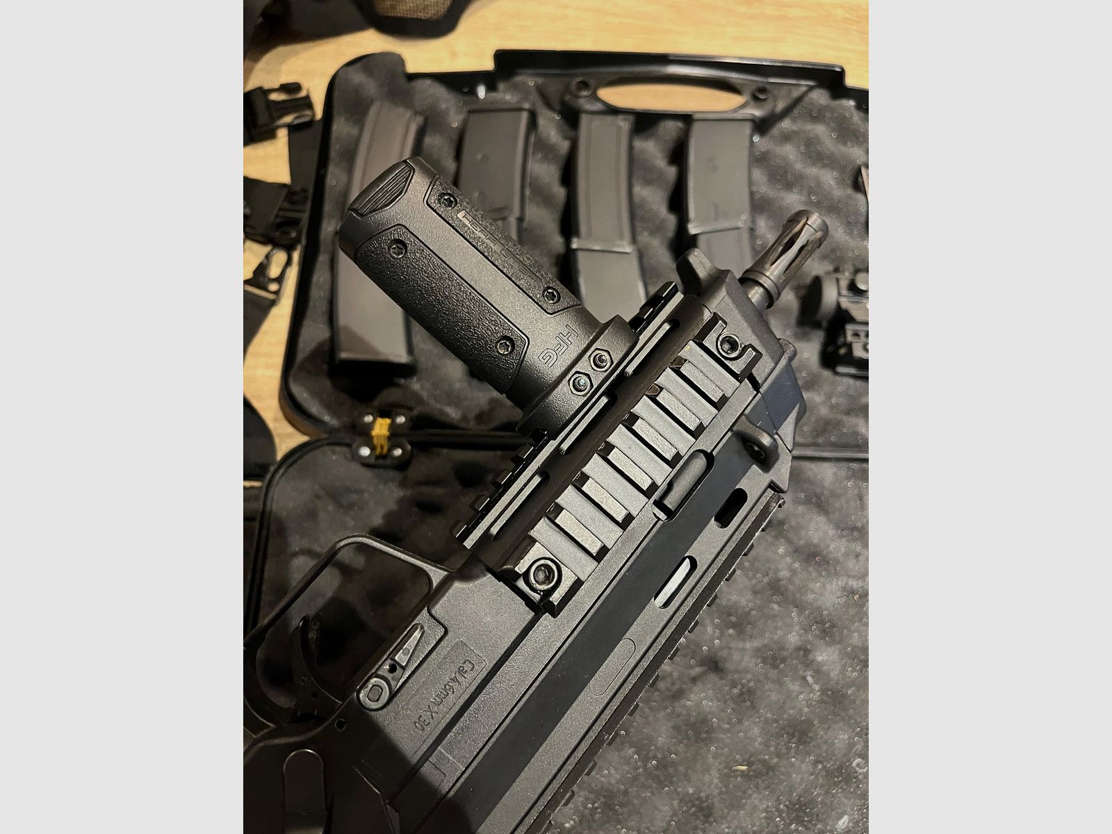 VFC MP7A1 GBBR con vari accessori