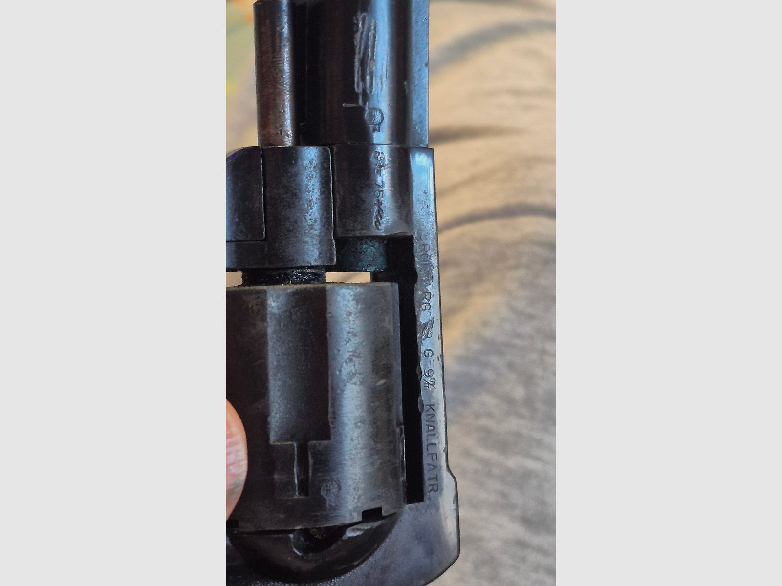 REVOLVER AUS NACHLASS 9 mm