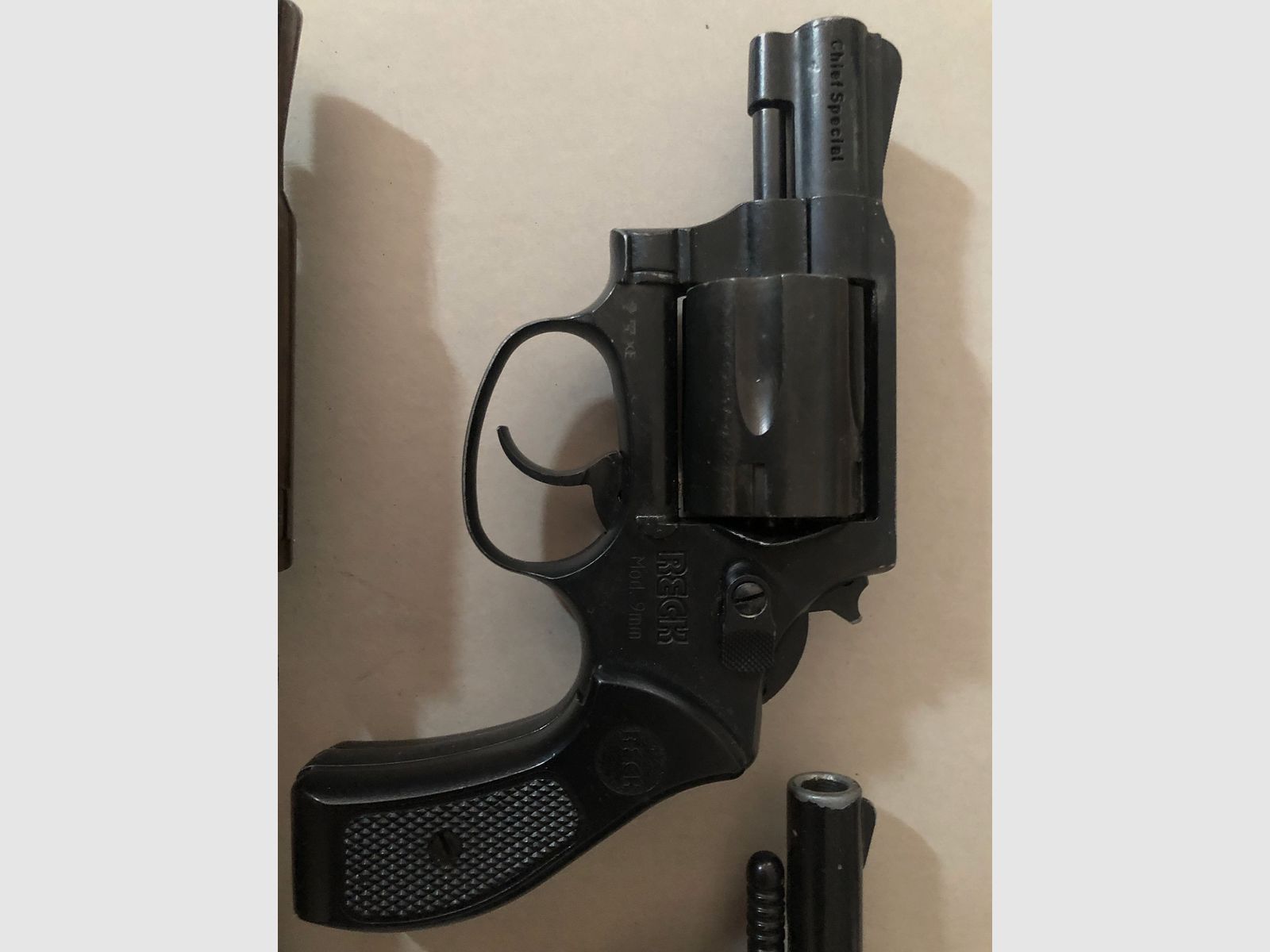 Konvolut Revolver Schreckschuss Röhm RG 79  Umarex 4,5mm & 9mm  Reck Chief Special