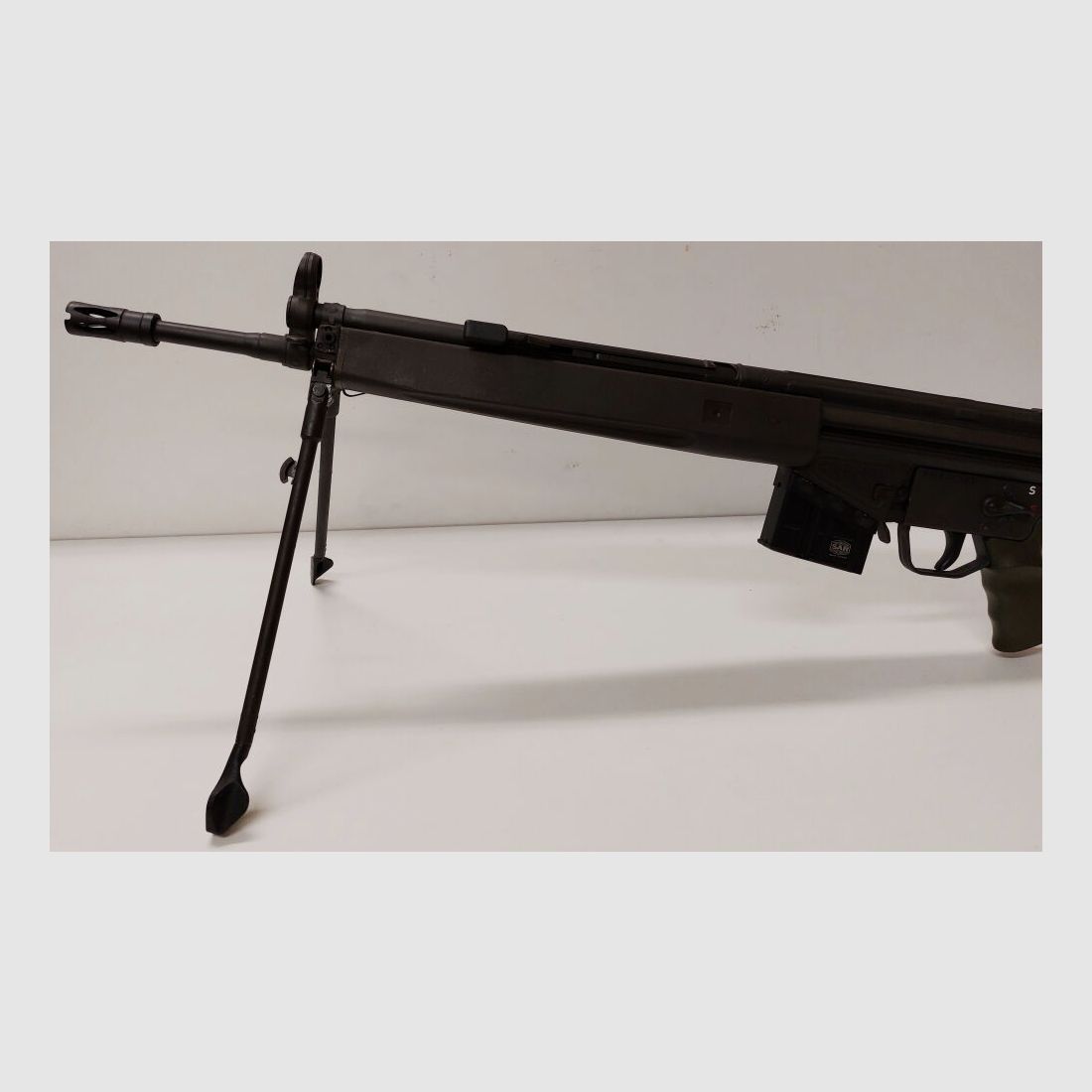 Heckler & Koch Original Heckler & Koch H&K G3 bipod with plastic feet for trapezoidal fore-end, image 4 of 7
