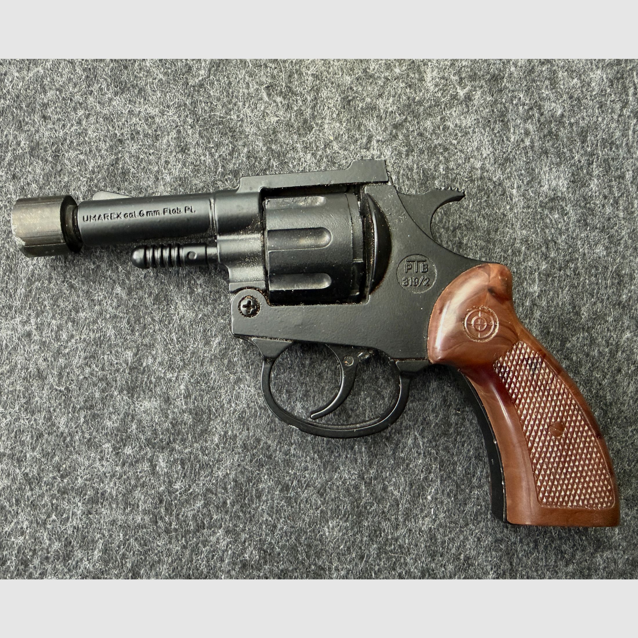 Revolver a salve Umarex 6mm Flobert con coppa di lancio avvitabile