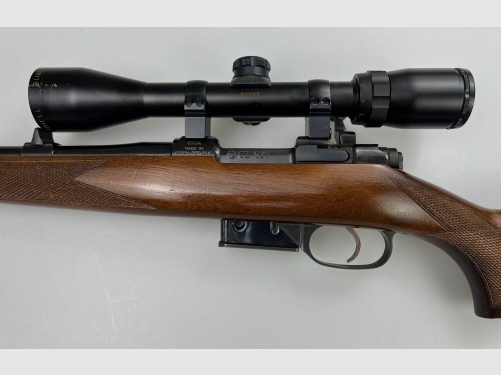 CZ 527
