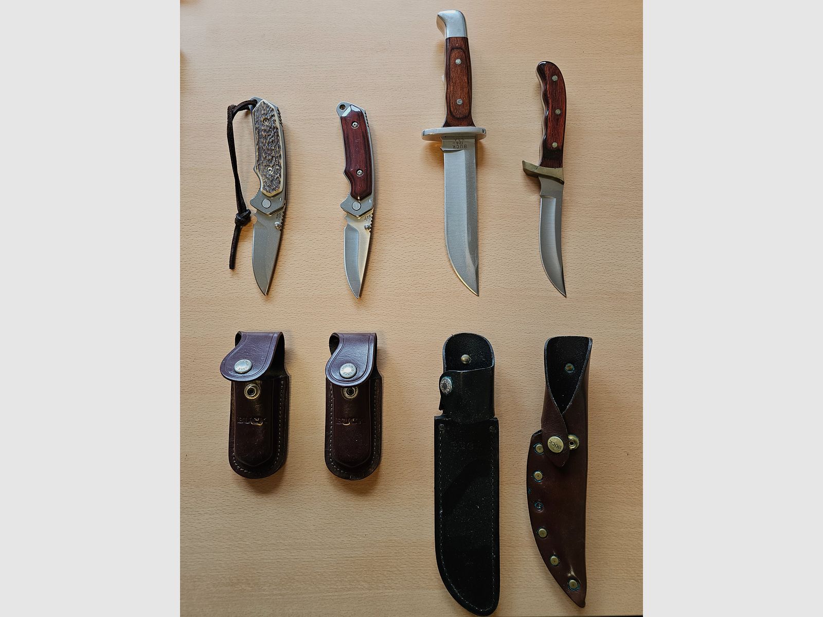 4 Jagdmesser von Buck im Set zu verkaufen.
