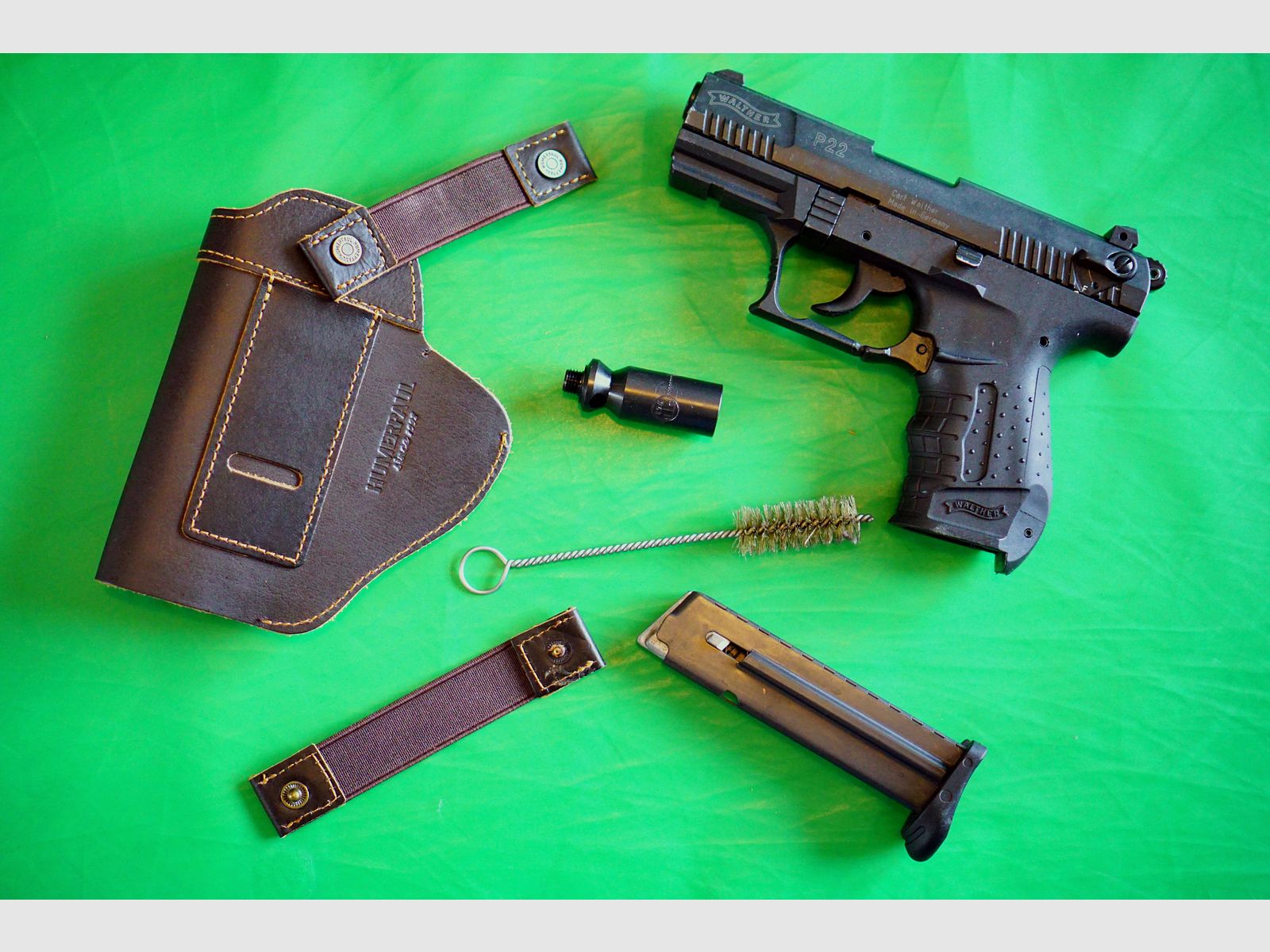 Walther P22 Schreckschuss Pistole 9mm P.A.K. (PTB 778) schwarz mit Lederholster