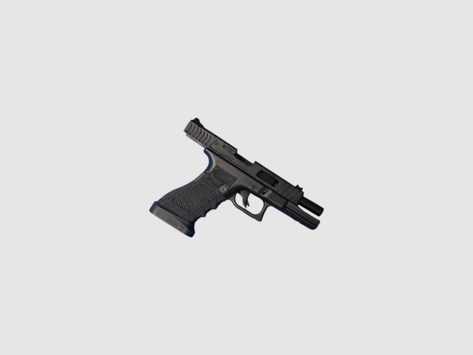 P01 GBB Airsoft Pistool met Grip Stippling in Zwart | Delta Armory