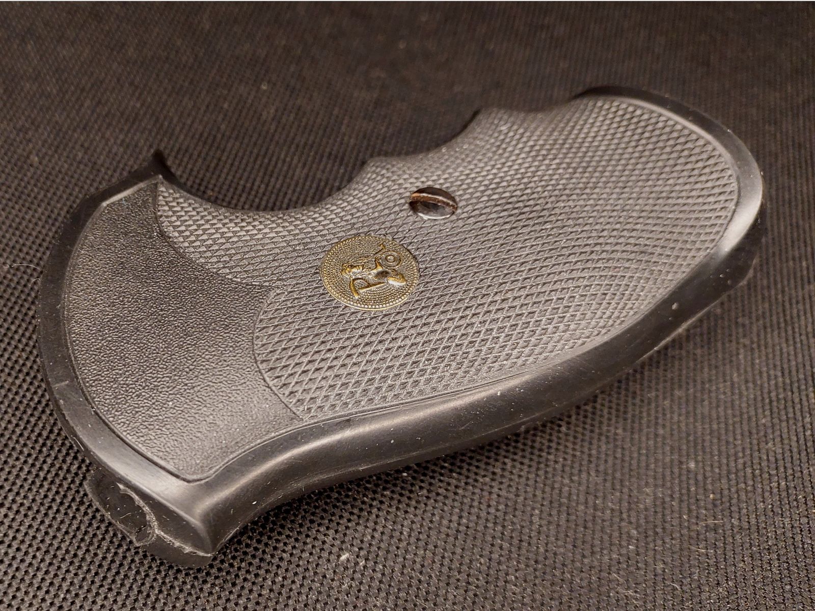 Pachmayr „Gripper“ Gummigriff – S&W J‑Frame Rundes Ende