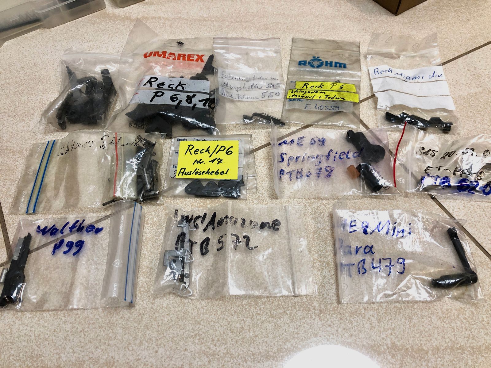 ••• #3 Ersatzteile / Reparatur-Konvolut für Schreckschusswaffen •••