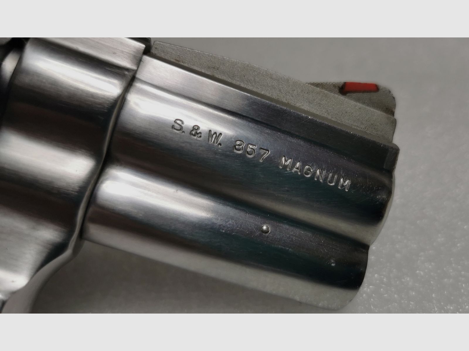 Revólver Smith & Wesson Modelo 686, Cal. 357 Magnum, 2,5 pulgadas, modelo especial