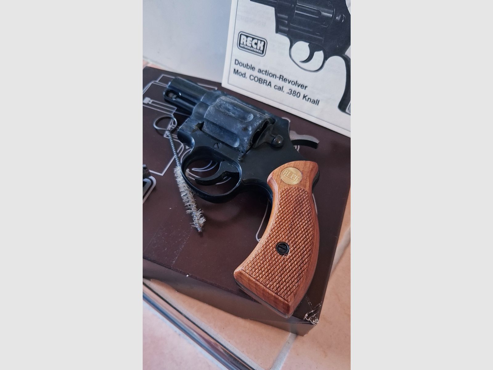 Reck Double Action Revolver Cobra Cal. .380 Blank PTB 216 – Estate find incl. box, brush, manual and firing cup
