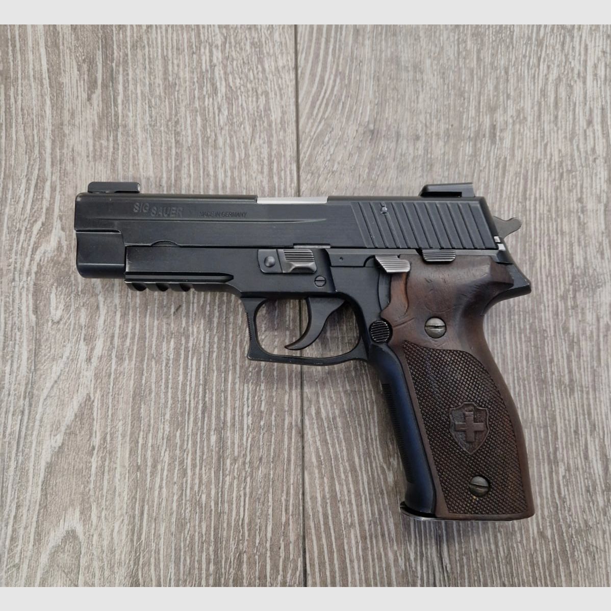 P226, Bild 3 von 3